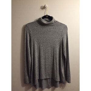 Gray turtleneck. Size Small.